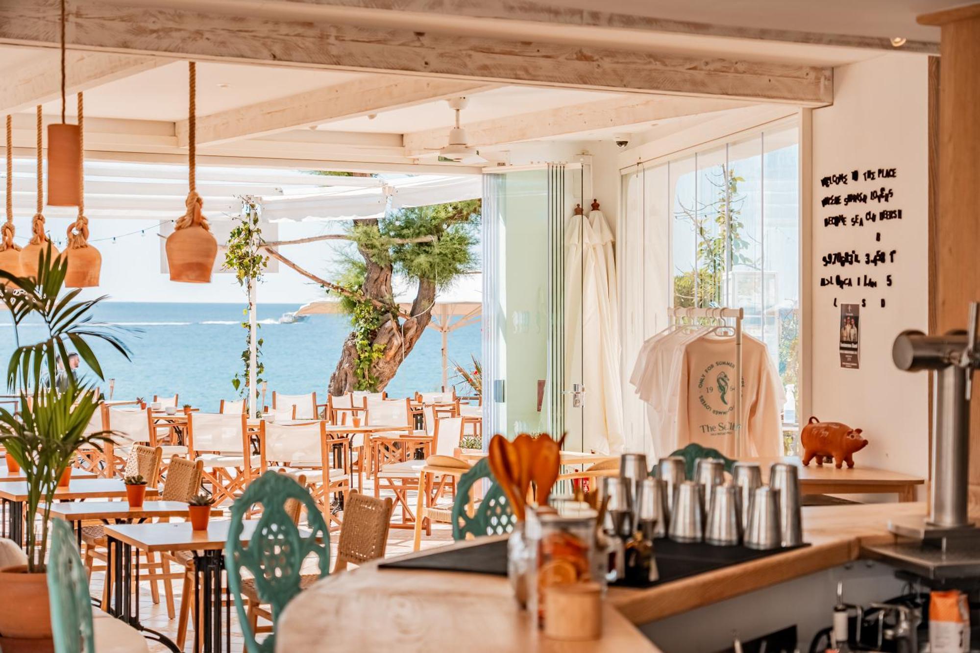 The Sea Club Couette-café