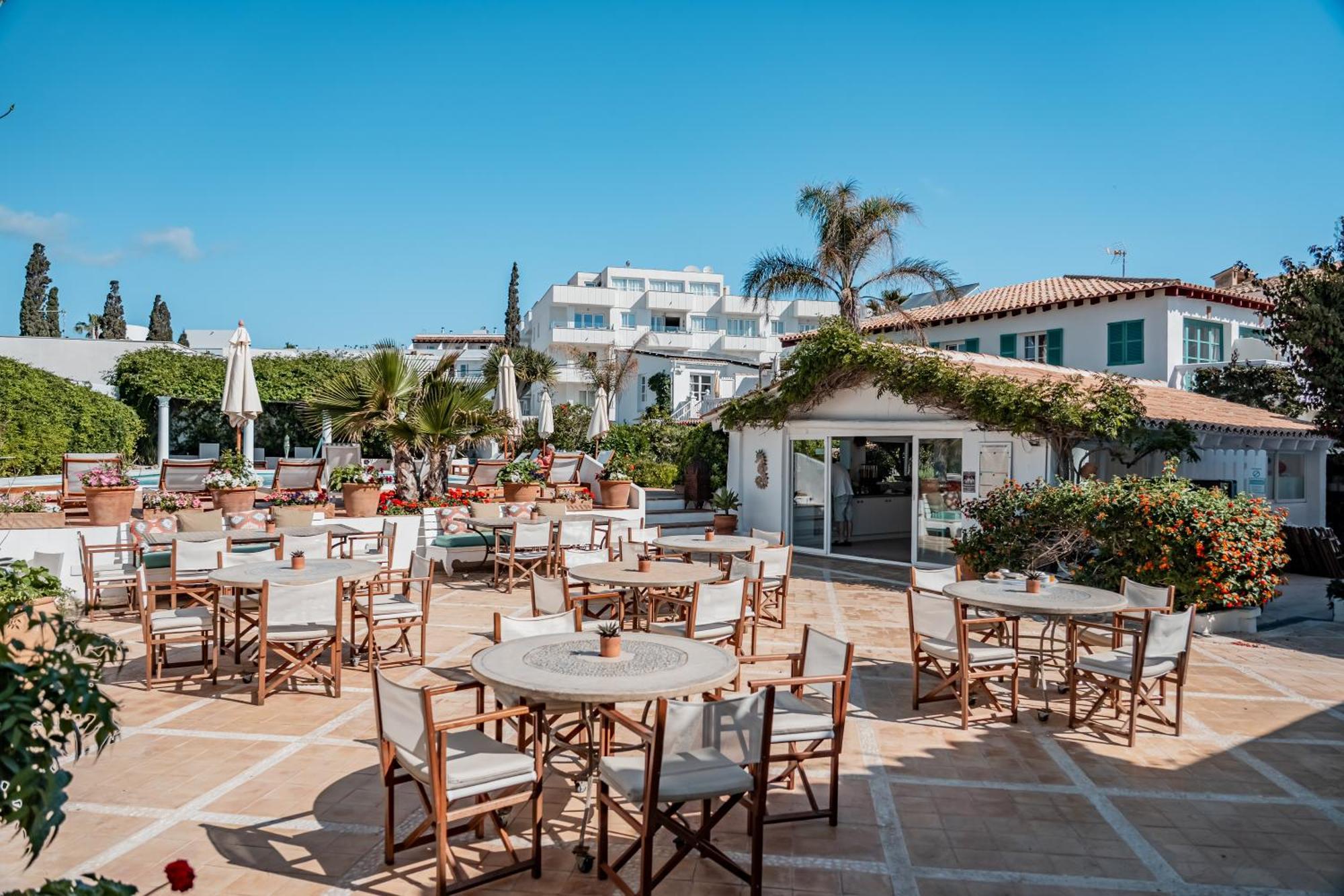 The Sea Club Couette-café