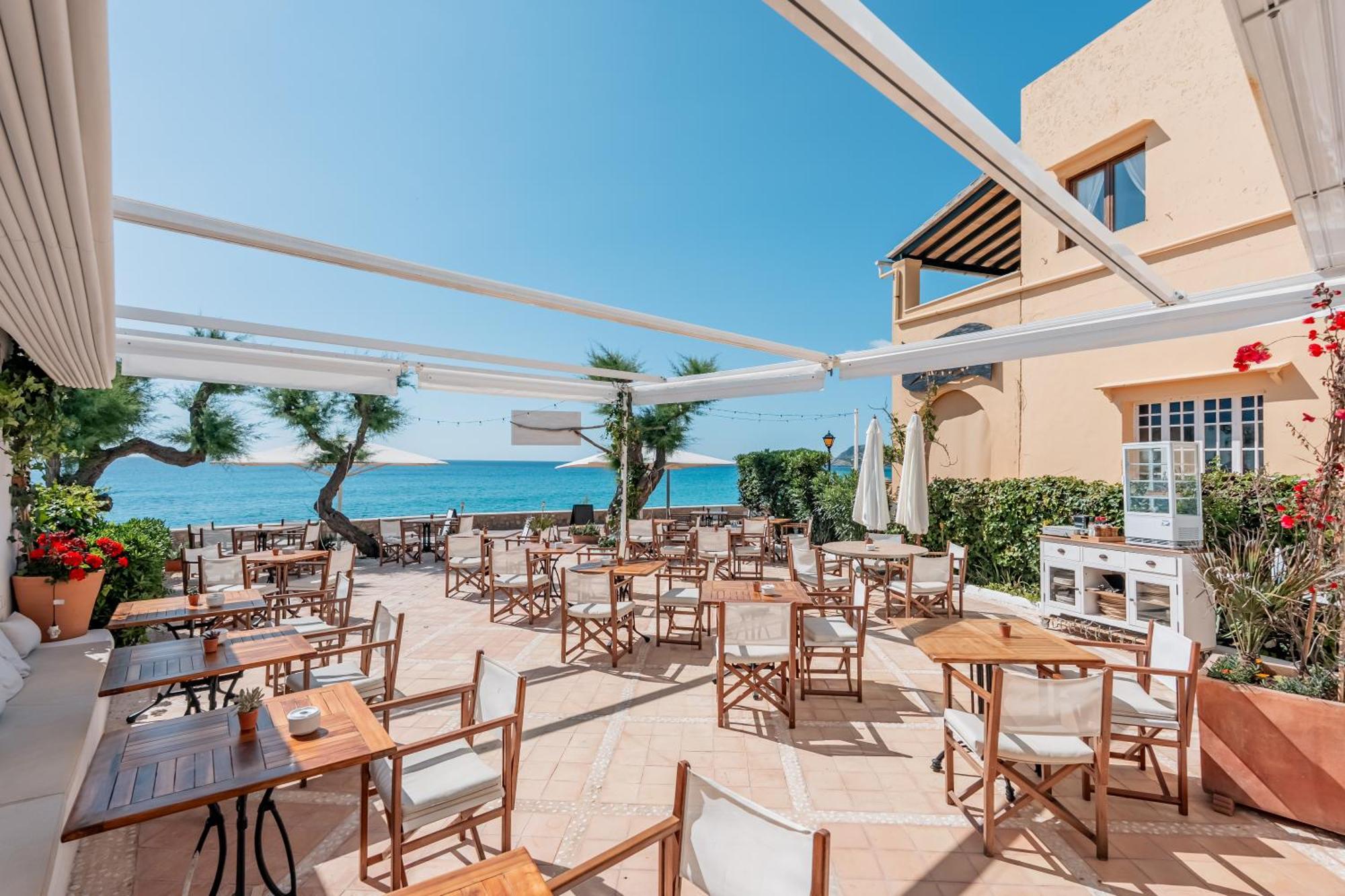 The Sea Club Couette-café
